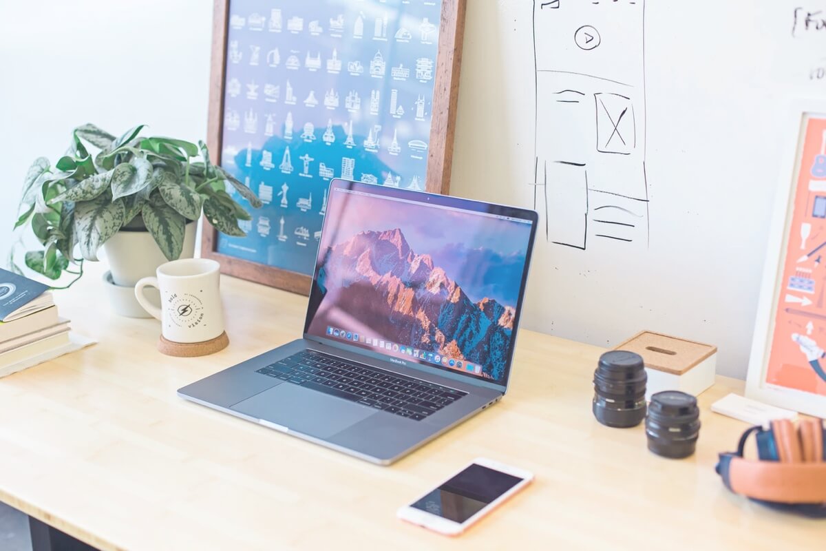 سلام به جهان ، این اسنشال است.